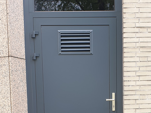 bedrijfspand deur coating